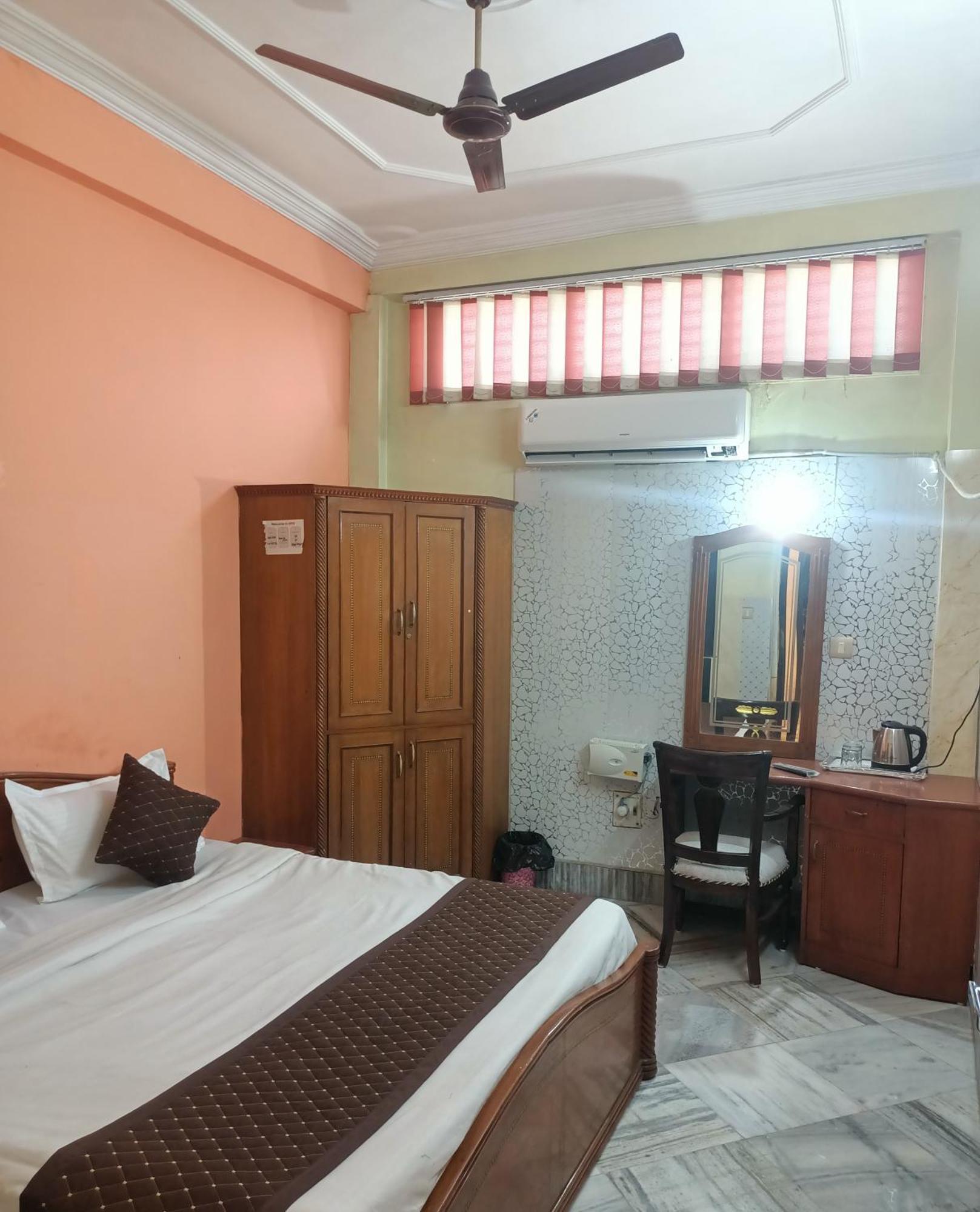 Hotel Riz Varanasi Ngoại thất bức ảnh