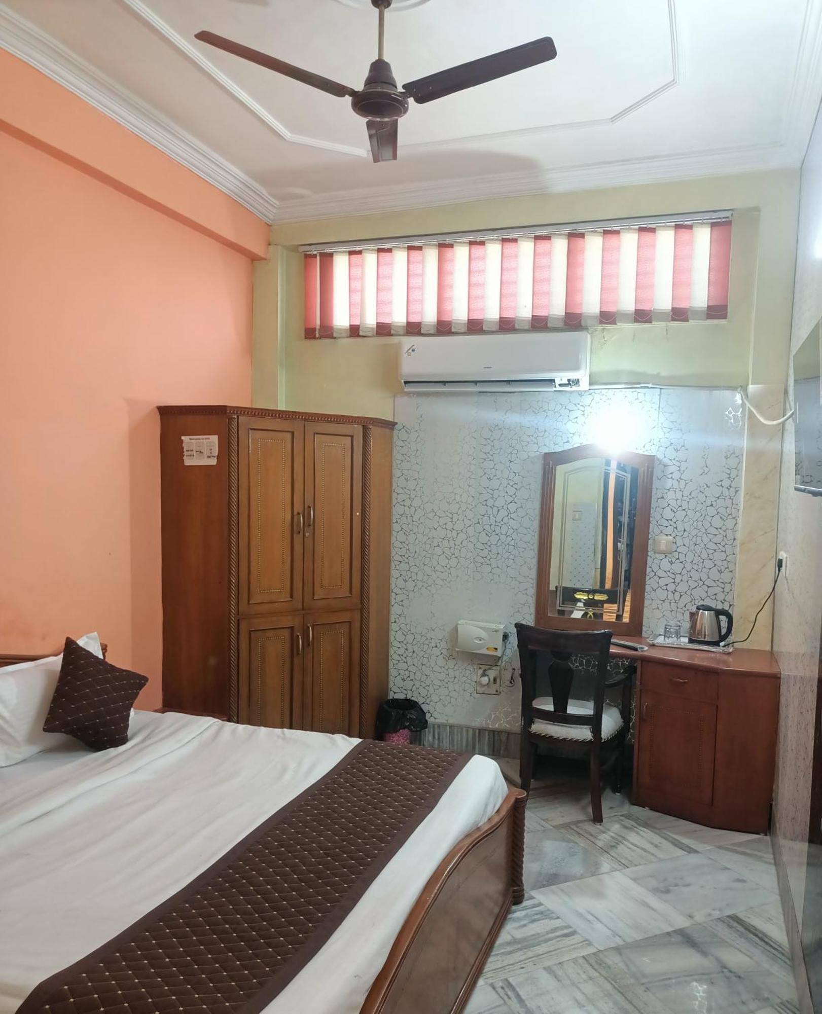 Hotel Riz Varanasi Ngoại thất bức ảnh